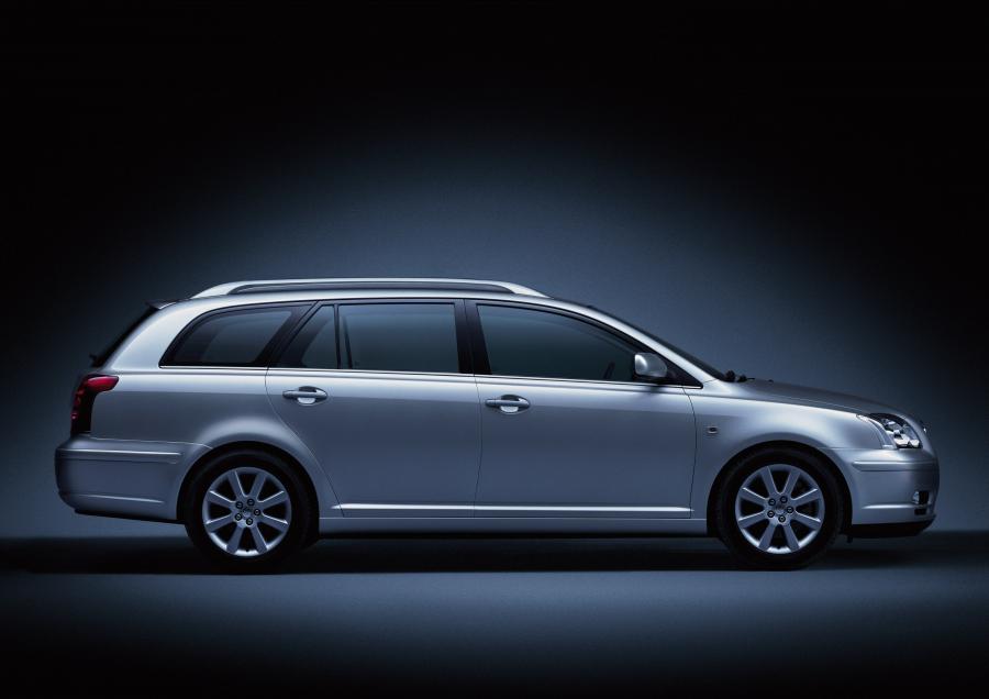  Toyota Avensis Wagon 2003 года  (фото 40 из 76)